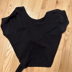 lululemon t-shirt with tie in the back size 4